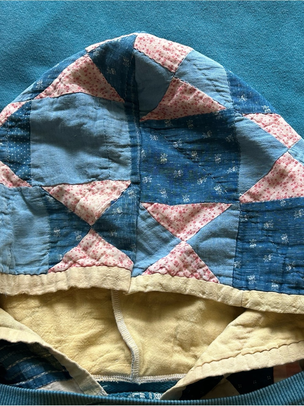 UP-cycled vintage quilt hoodie - Picture 3 of 7